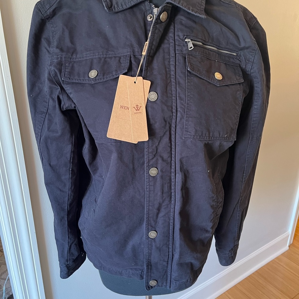 Men’s large navy jacket, canvas material. Buttons & zips upfront. Medium weight.